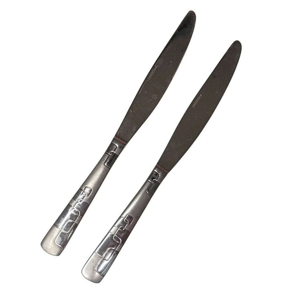 2 Dinner Knives Oneida Quadratic Stainless Flatware 9.5